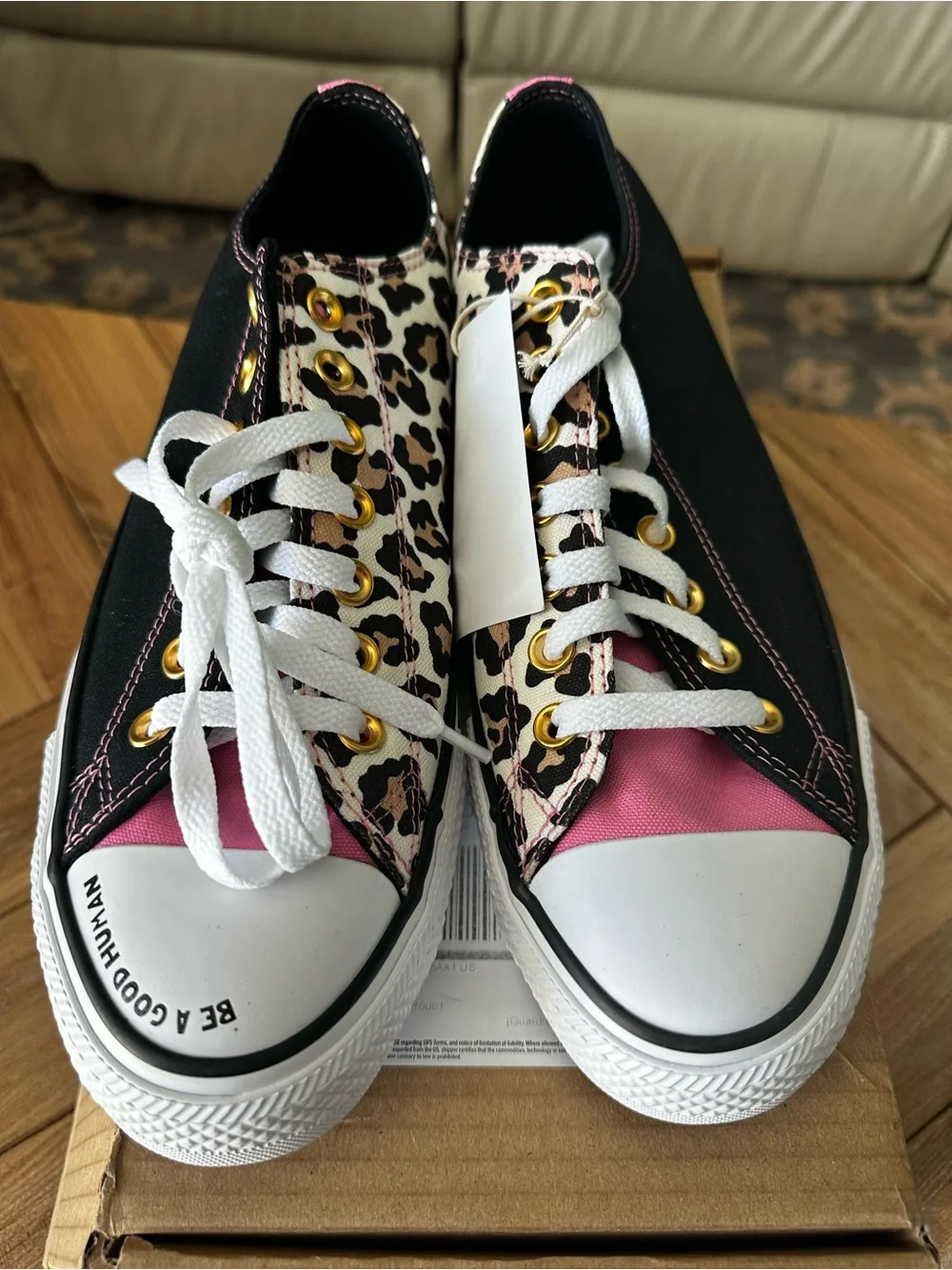 BRAND NEW NEVER WORN Converse Custom Leopard Pink & Black Low Top Sneakers Sz 11